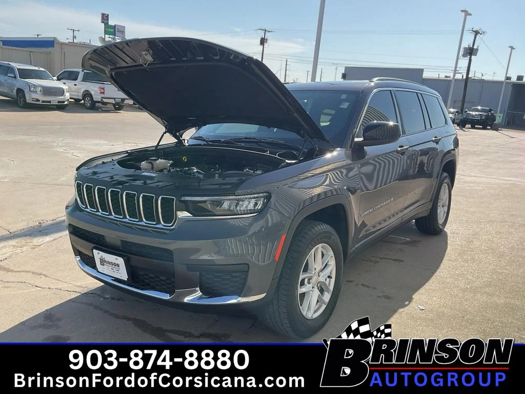 Used 2024 Metallic Jeep Laredo X image 14