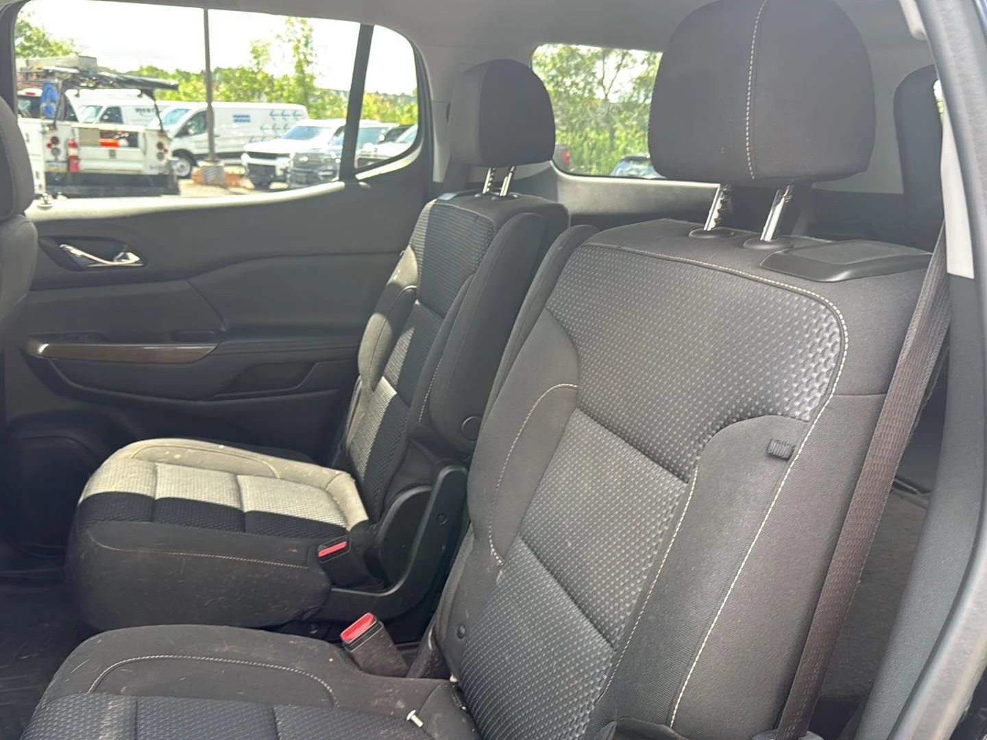 Used 2022 Ebony Twilight Metallic GMC SLE image 8