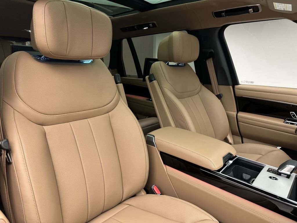 Used 2024 Belgravia Green Metallic Land Rover Autobiography image 11