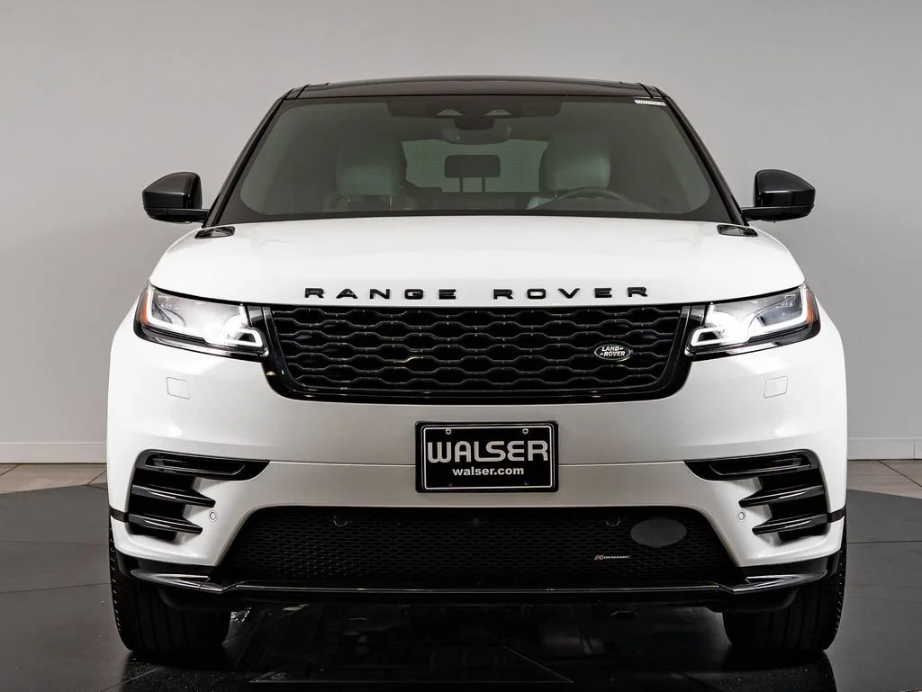 Used 2023 Fuji White Land Rover R-Dynamic S MHEV image 2