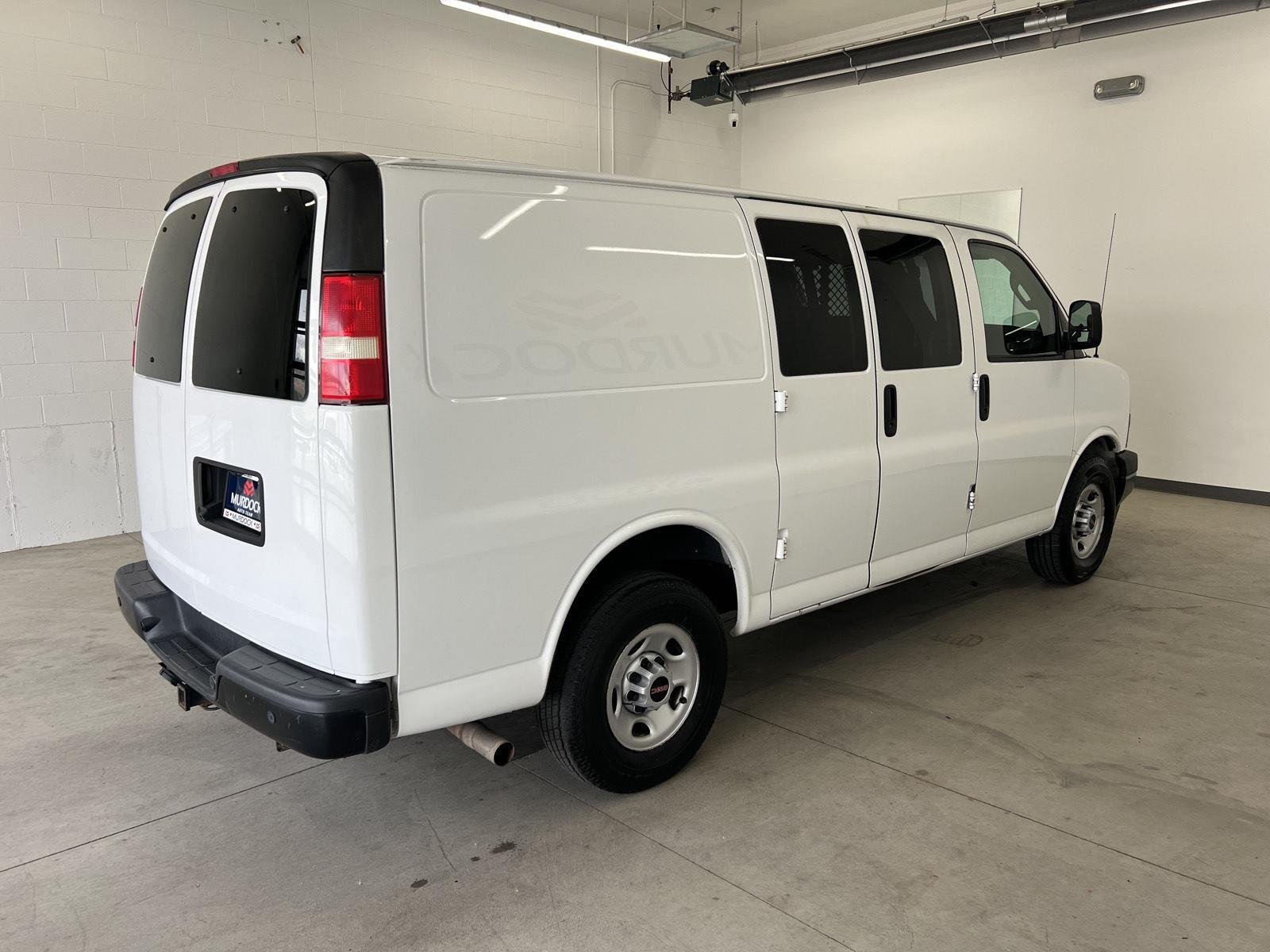 Used 2018 Summit White GMC Work Van image 4