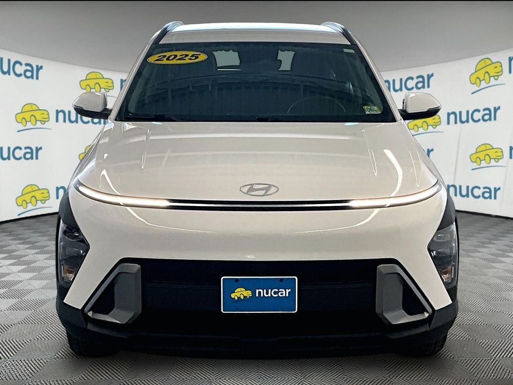 Used 2025 Atlas White Hyundai SEL image 2
