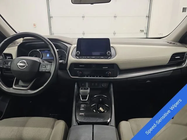 Used 2025 Super Black Nissan SV image 11