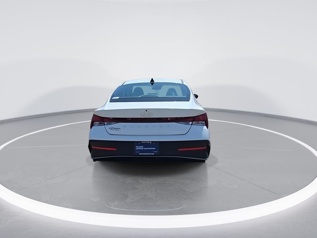 Used 2025 White Hyundai SE image 8