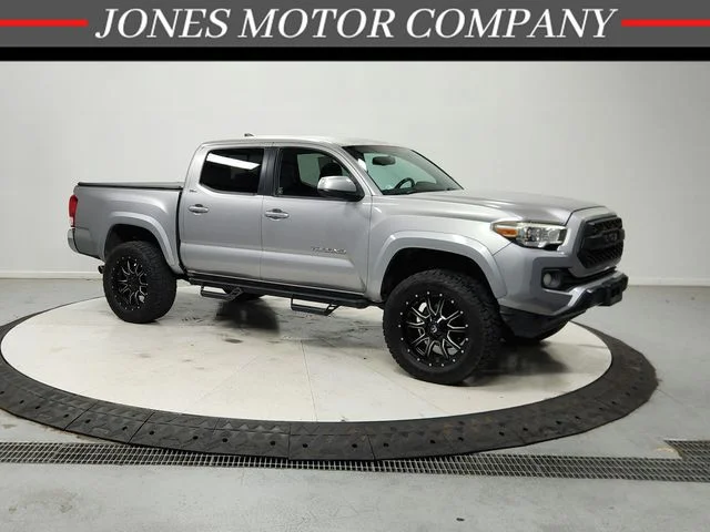 Pre-Owned 2017 Toyota Tacoma SR5