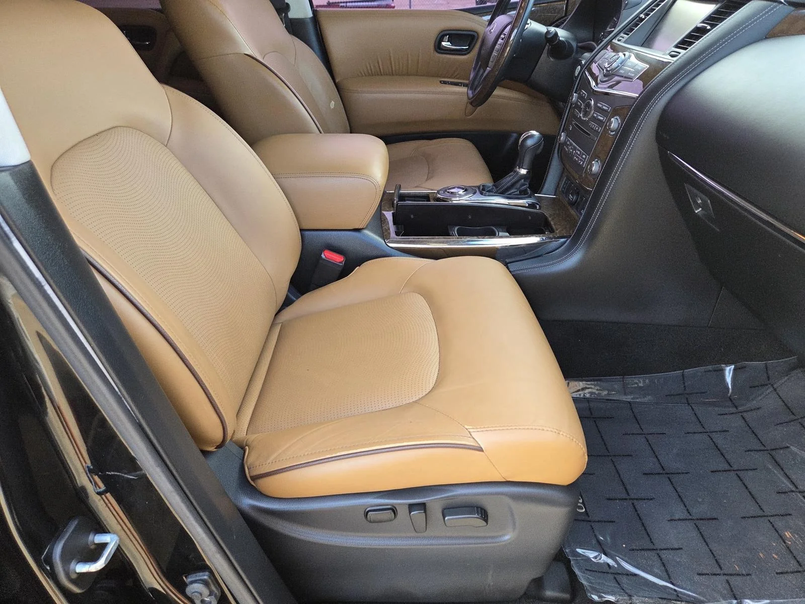 Used 2017 Black Obsidian INFINITI Signature Edition image 44