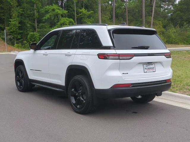 Used 2023 White/off-white Jeep Altitude X image 11