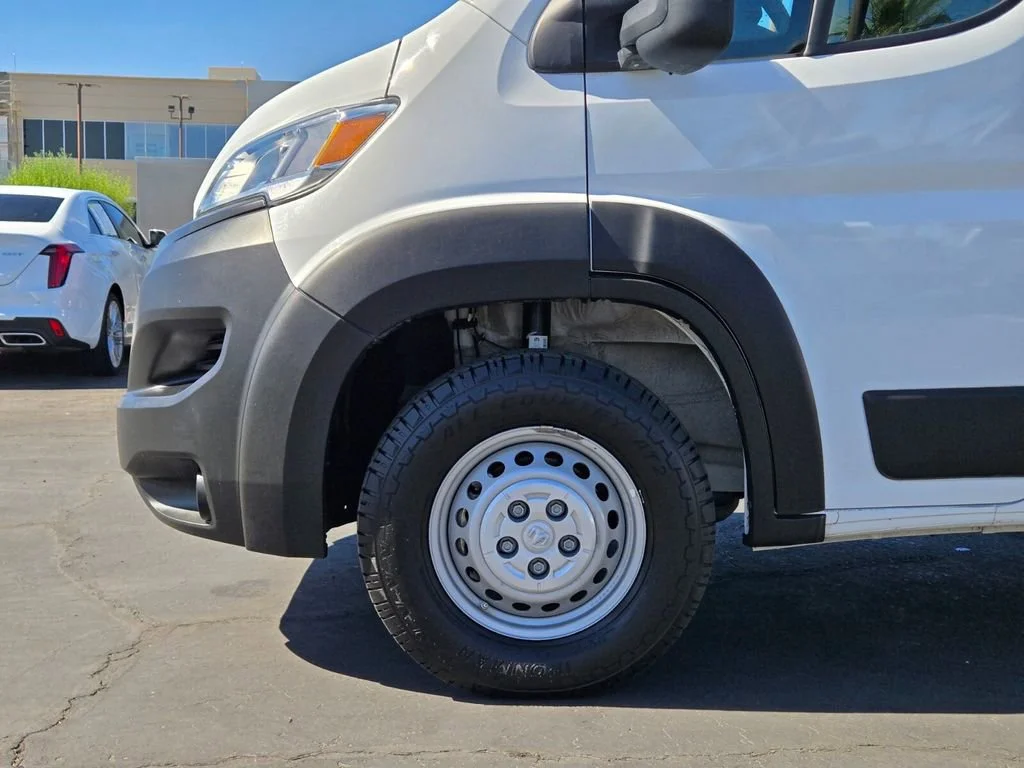 Used 2025 Bright White Clea Ram Tradesman image 9