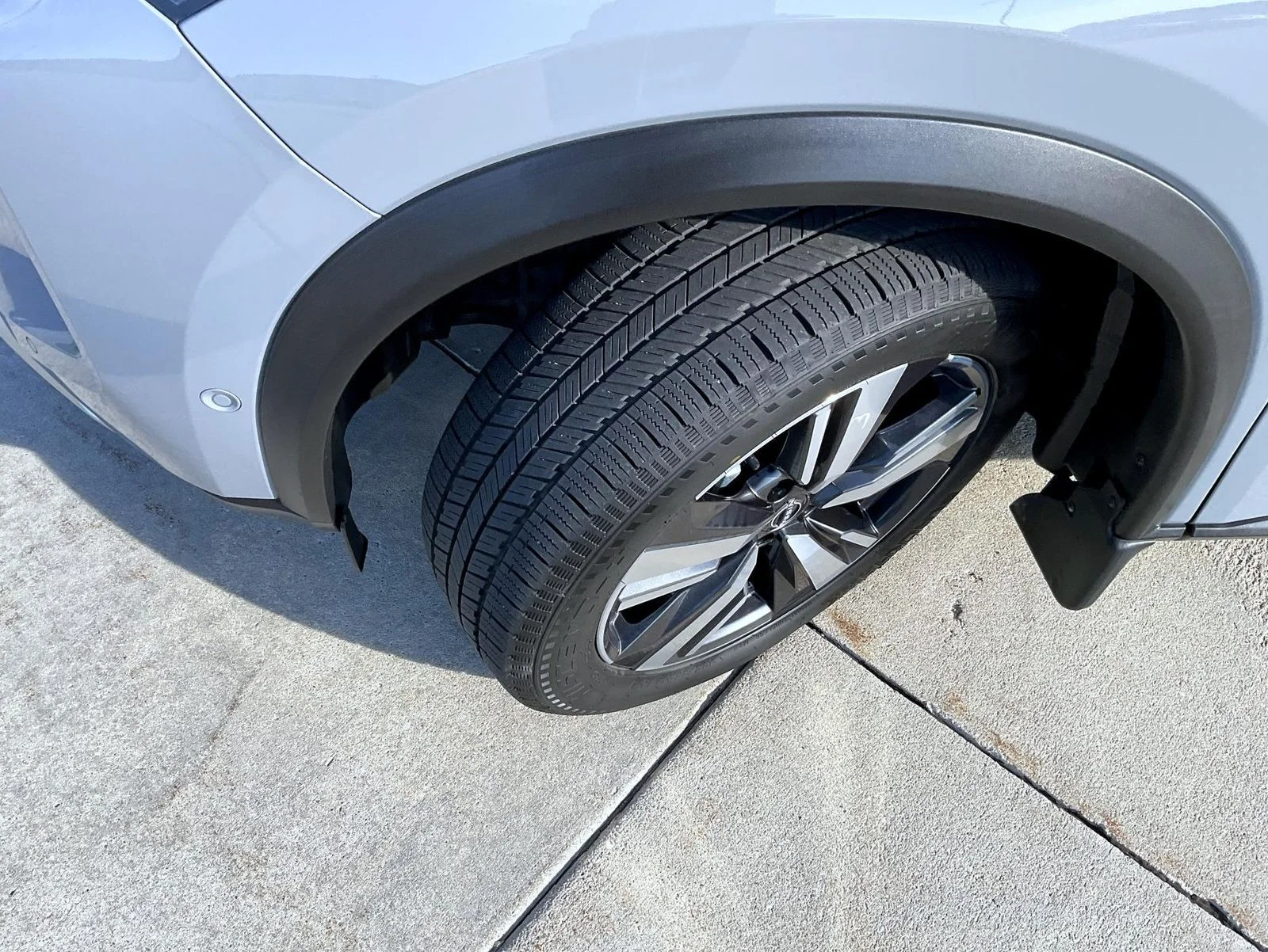 Used 2023 Gray Nissan Platinum image 23