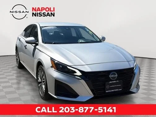 Certified Used 2023 Silver Nissan 2.5 SV image 1