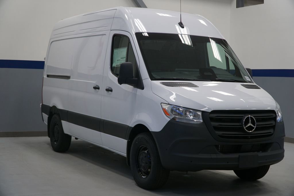 New 2026 Arctic White Mercedes-Benz Cargo 144 WB image 20