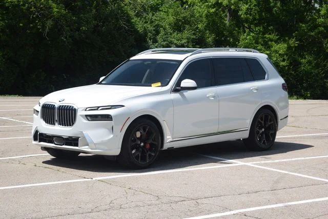 Used 2023 White BMW xDrive40i image 24