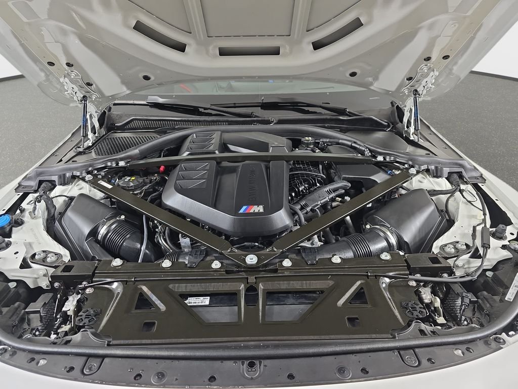Used 2025 Alpine White BMW  image 32