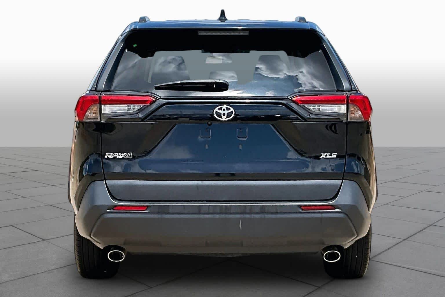2023 Toyota RAV4 XLE - Photo 5