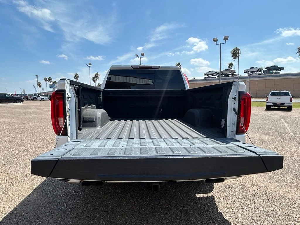 Used 2021 White GMC Denali image 9