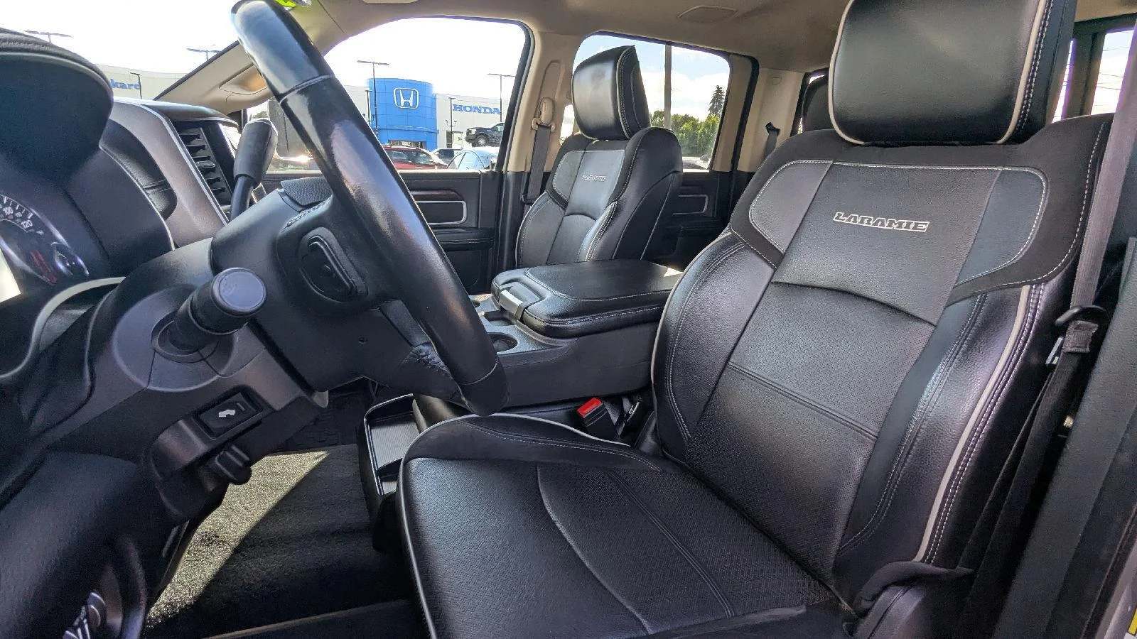 2022 RAM Ram 3500 Pickup Laramie - Photo 17