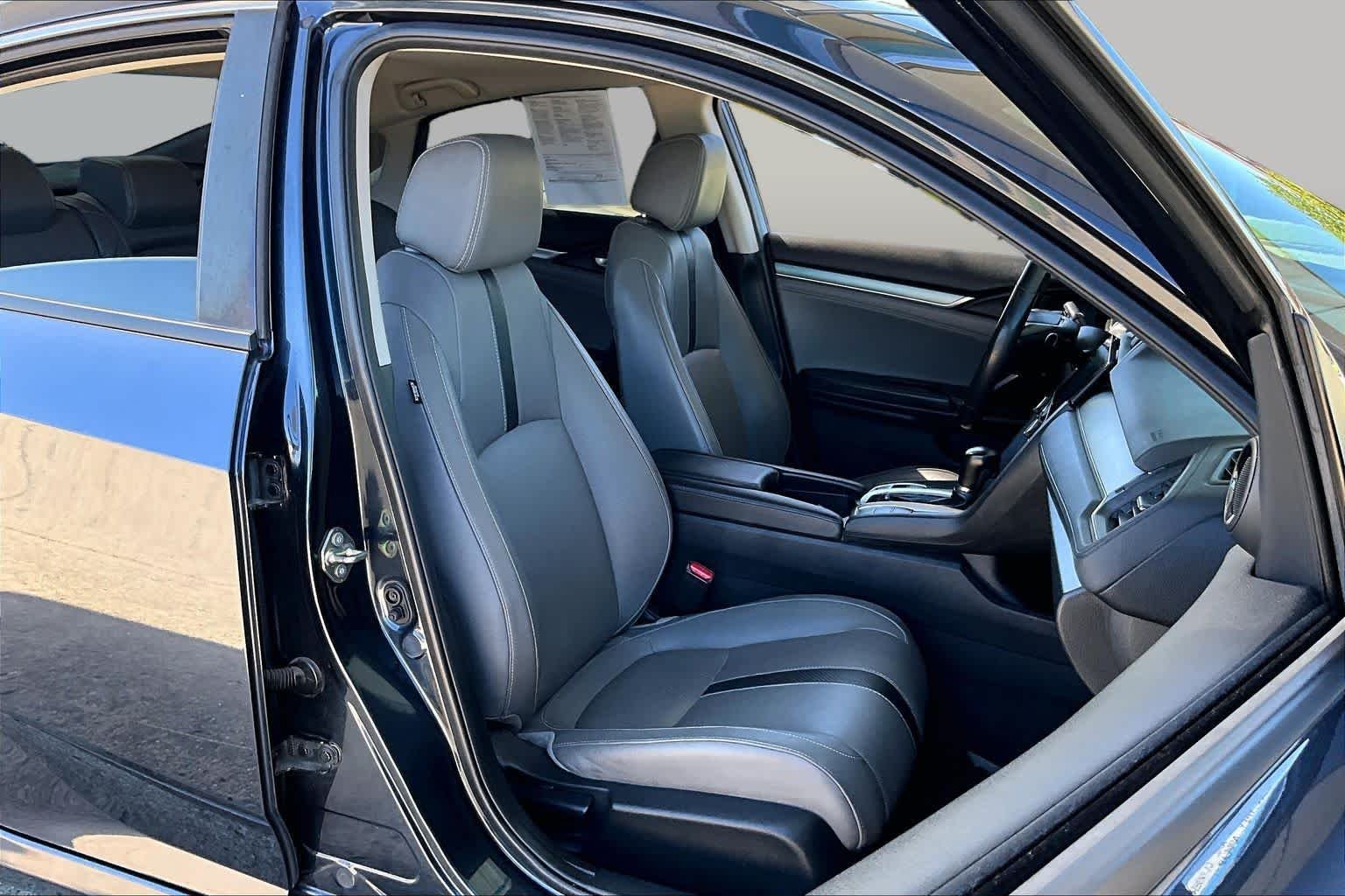 Used 2017 Cosmic Blue Metallic Honda EX-L image 9