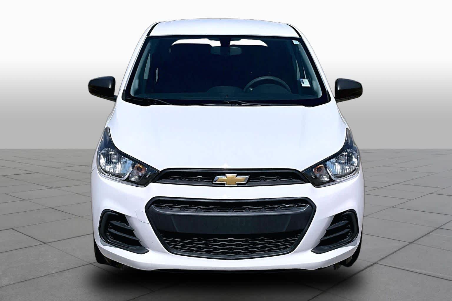 Used 2017 Summit White Chevrolet LS image 4