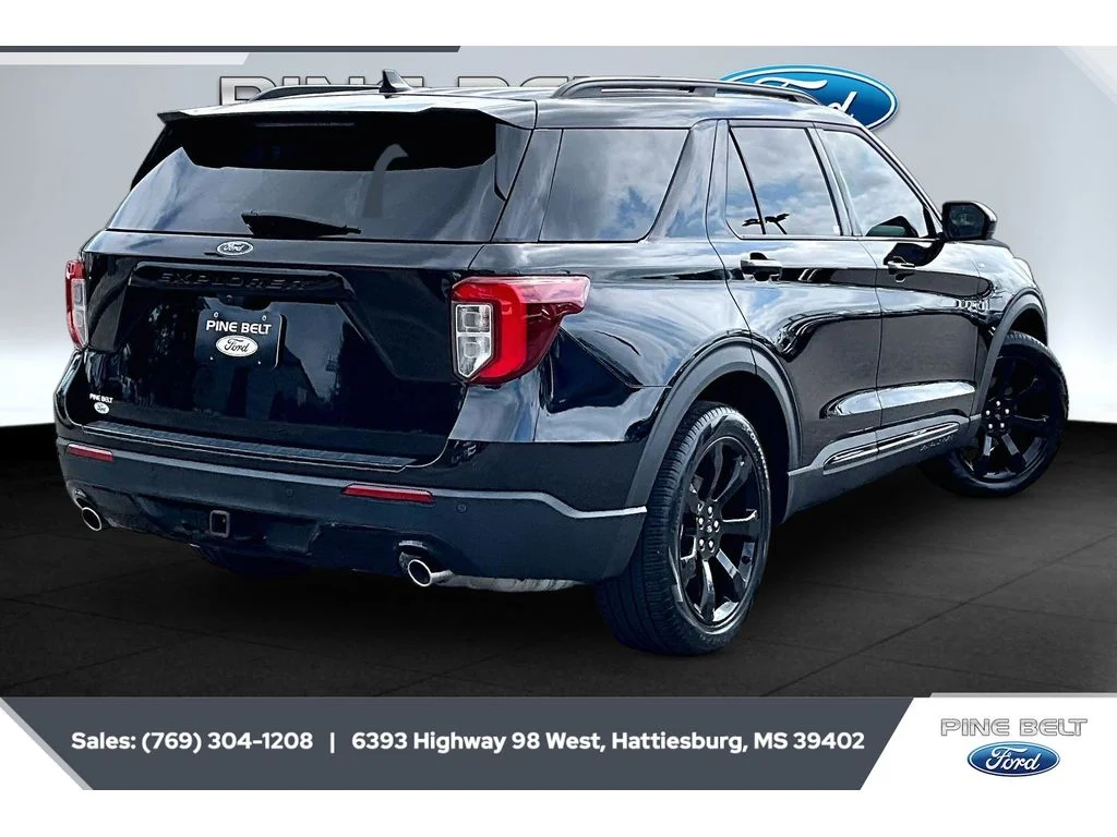 Certified Used 2023 Agate Black Metallic Ford ST-Line image 11