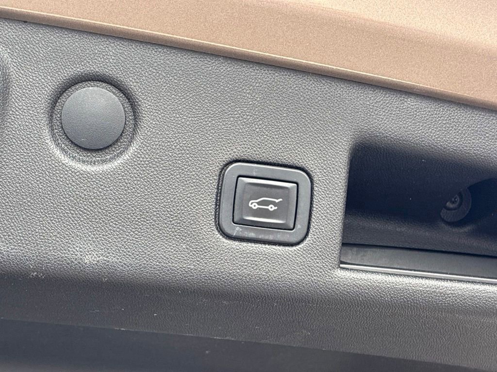 Used 2018 SANDY RIDGE METALLIC Chevrolet LT image 48