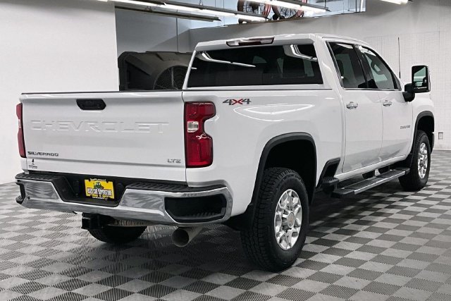 Used 2024 Summit White Chevrolet LTZ image 13