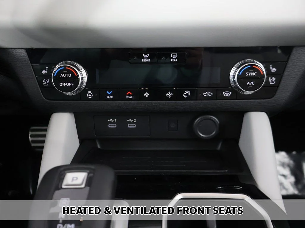 2025 Mitsubishi Outlander SEL Platinum Edition - Photo 10