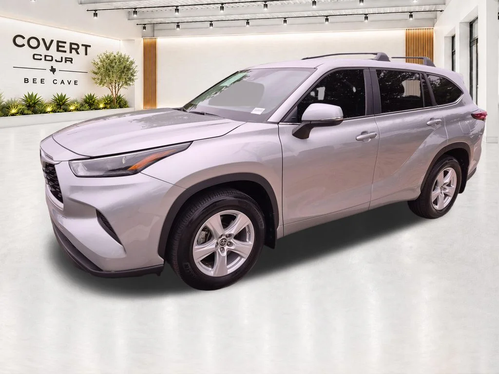 Used 2023 Silver Toyota L image 4