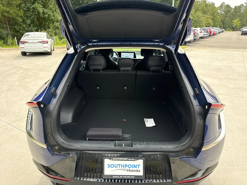 Used 2024 Blue Kia Wind image 33