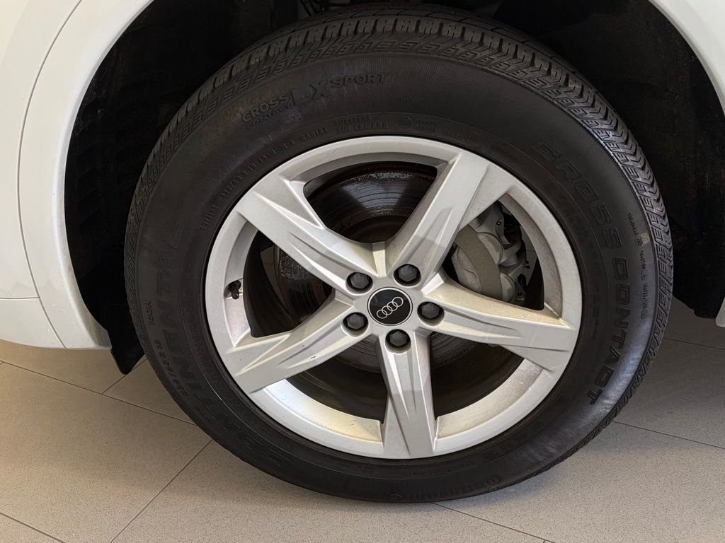 Used 2023 Glacier White Audi 40 Premium image 12