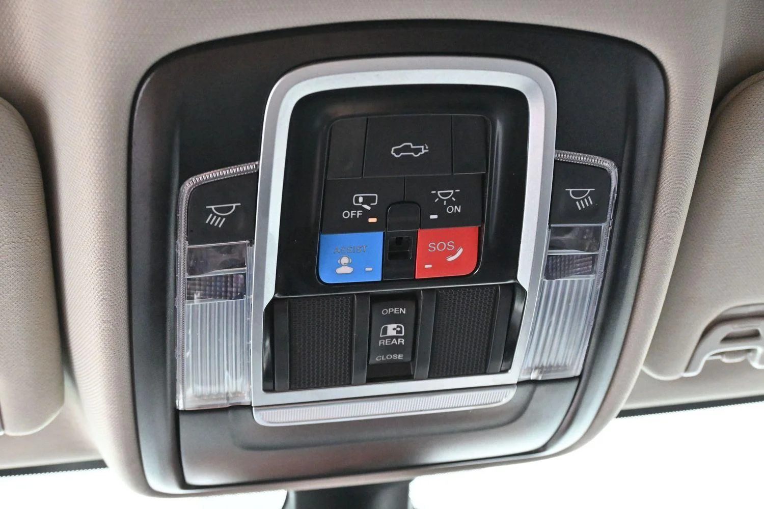Used 2024 Granite Crystal Metallic Clearcoat Ram Laramie image 26