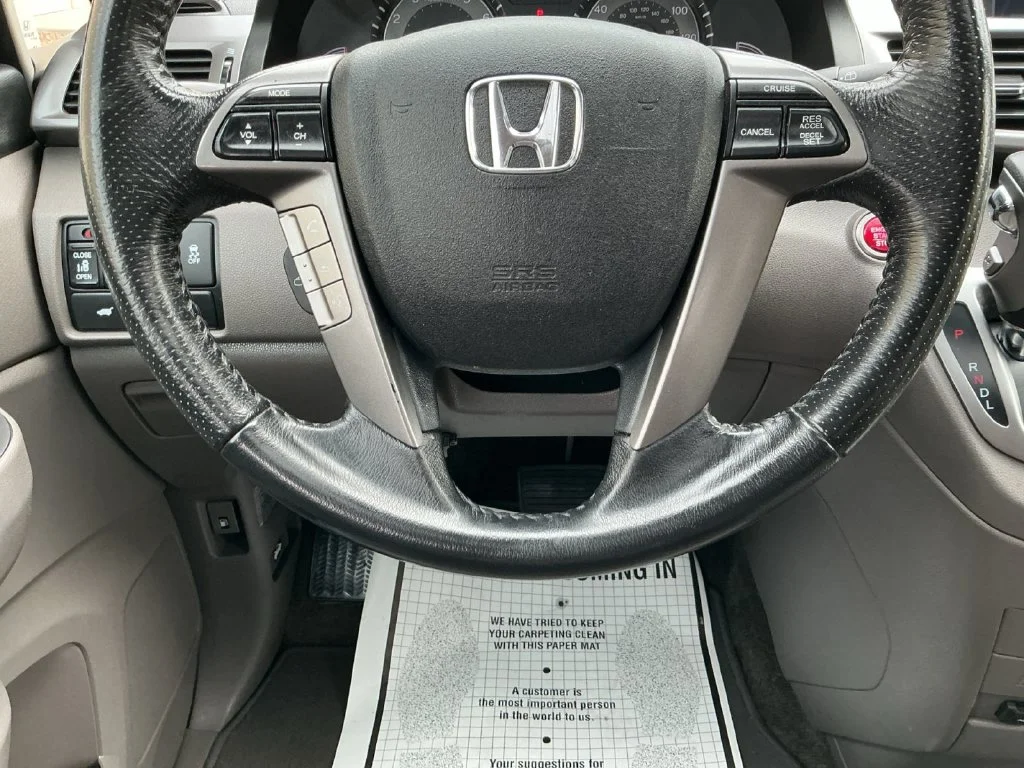 Used 2014 Silver Honda EX-L image 24