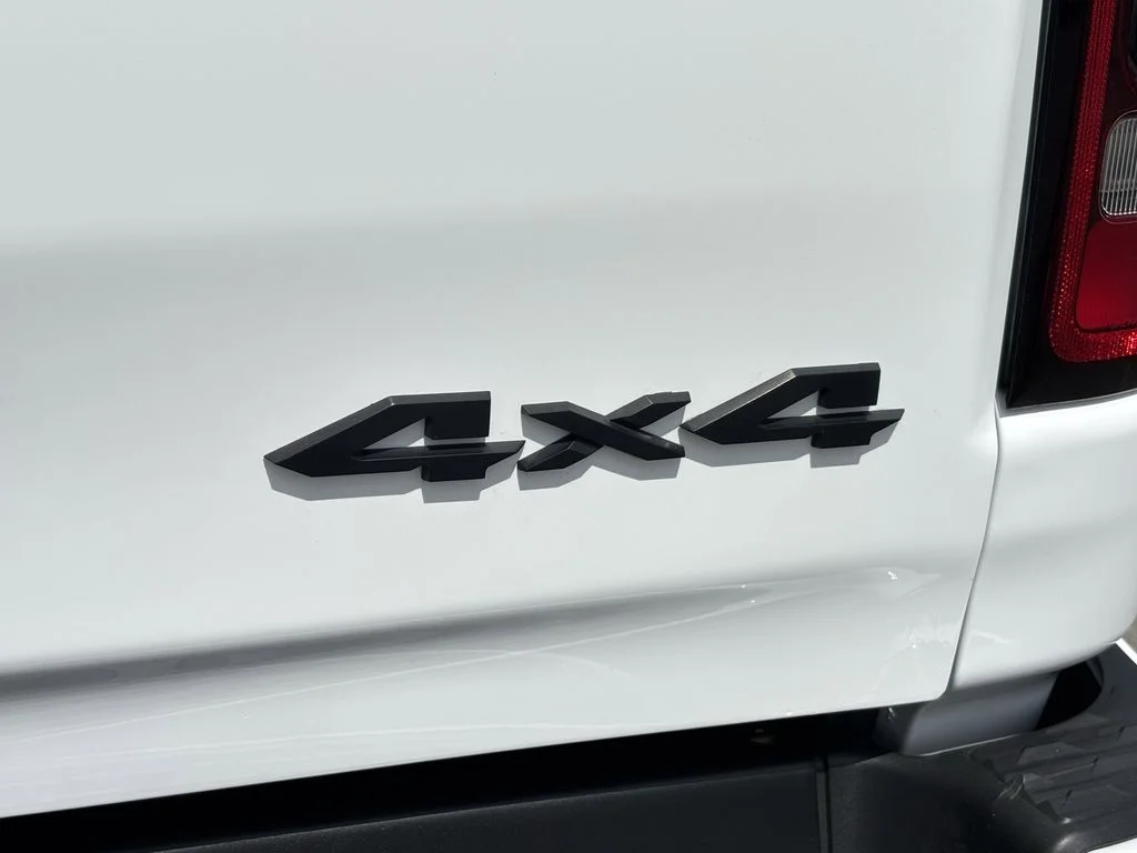 Used 2021 White Ram Big Horn/Lone Star image 35