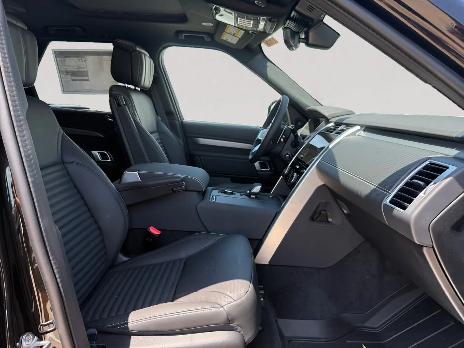 New 2026 Santorini Black LAND ROVER Dynamic SE image 15