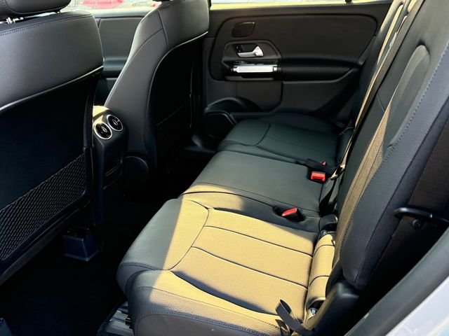 New 2026 Cirrus Silver Metallic Mercedes-Benz GLB 250 image 25
