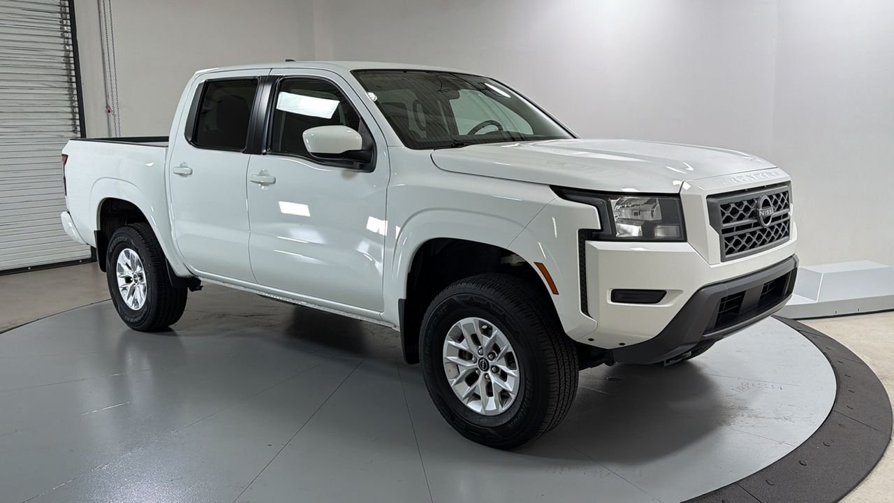Used 2024 White Nissan SV image 3