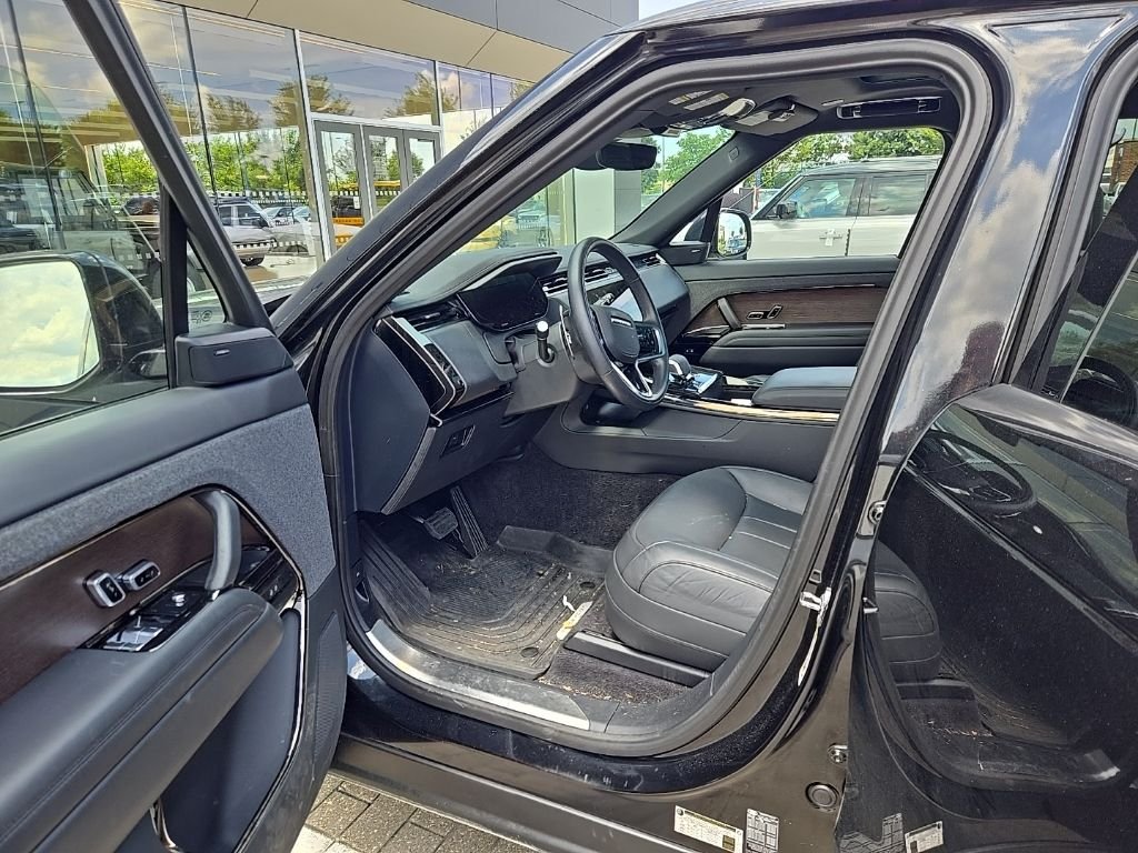 Used 2024 Santorini Black Metallic Land Rover SE image 16