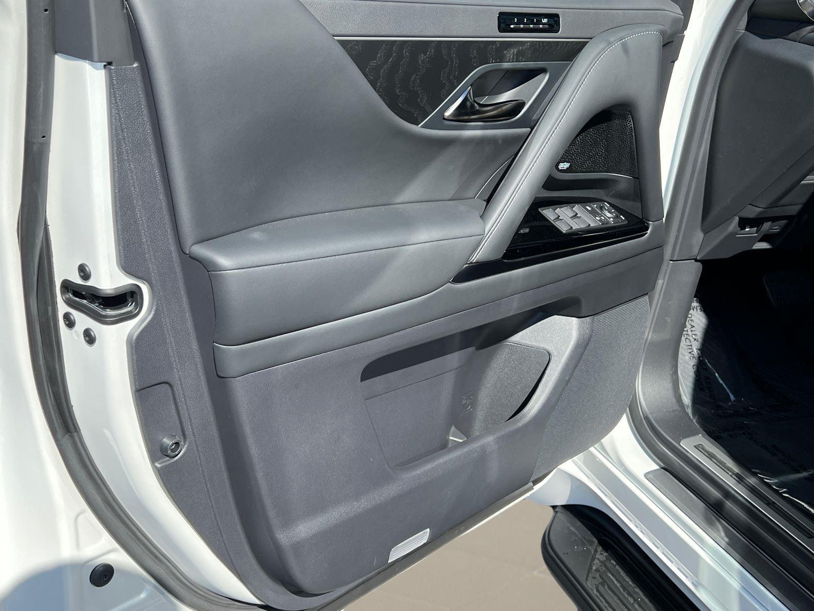 2026 Lexus LX 700h Luxury - Photo 11