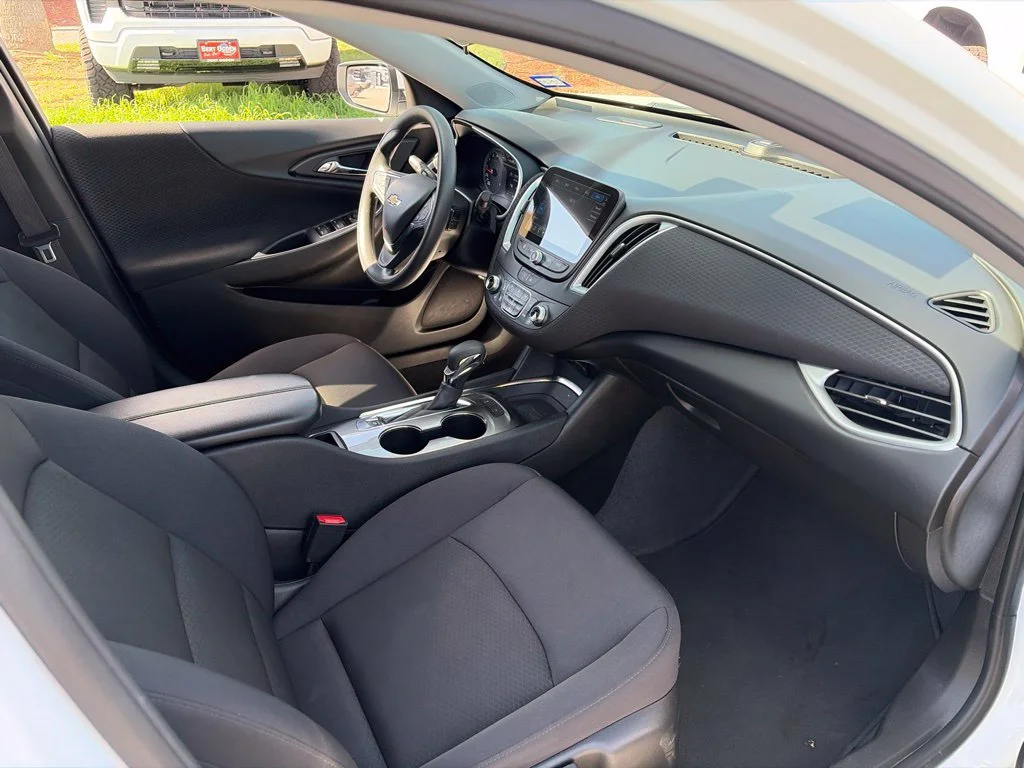 Used 2024 White Chevrolet LT image 10