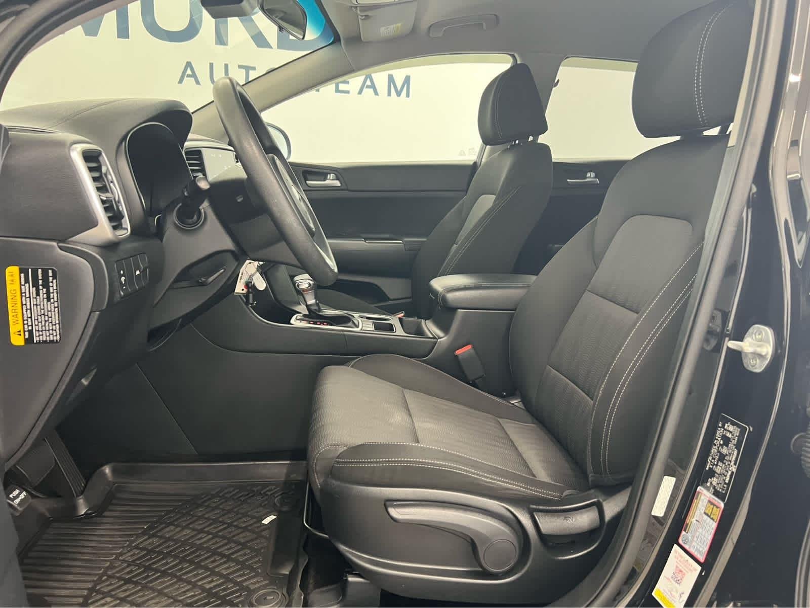 2022 Kia Sportage LX - Photo 12