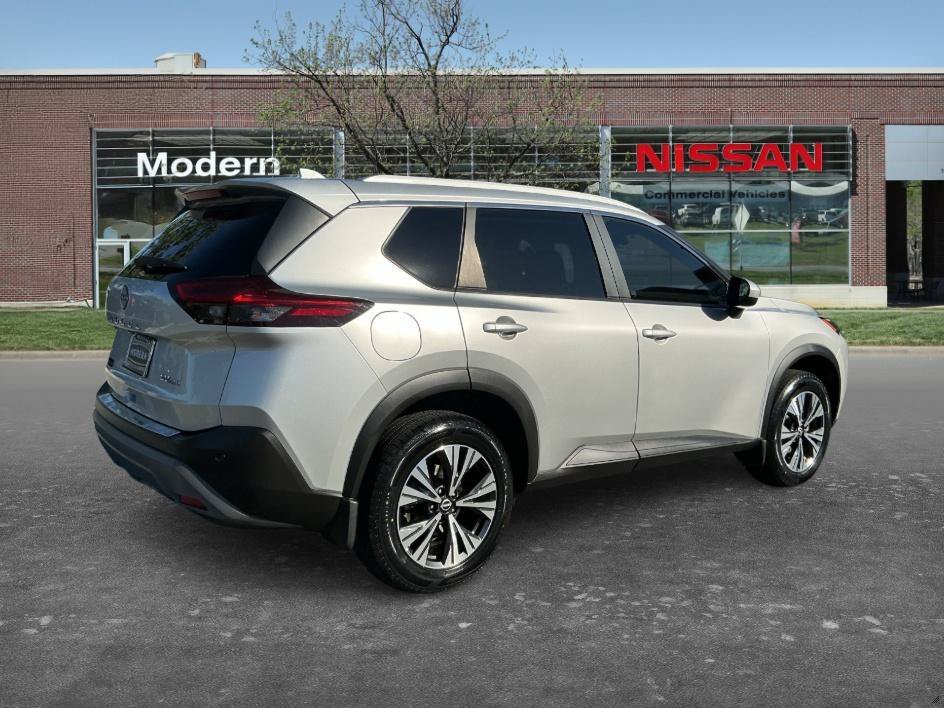 Used 2023 Brilliant Silver Metallic Nissan SV image 4