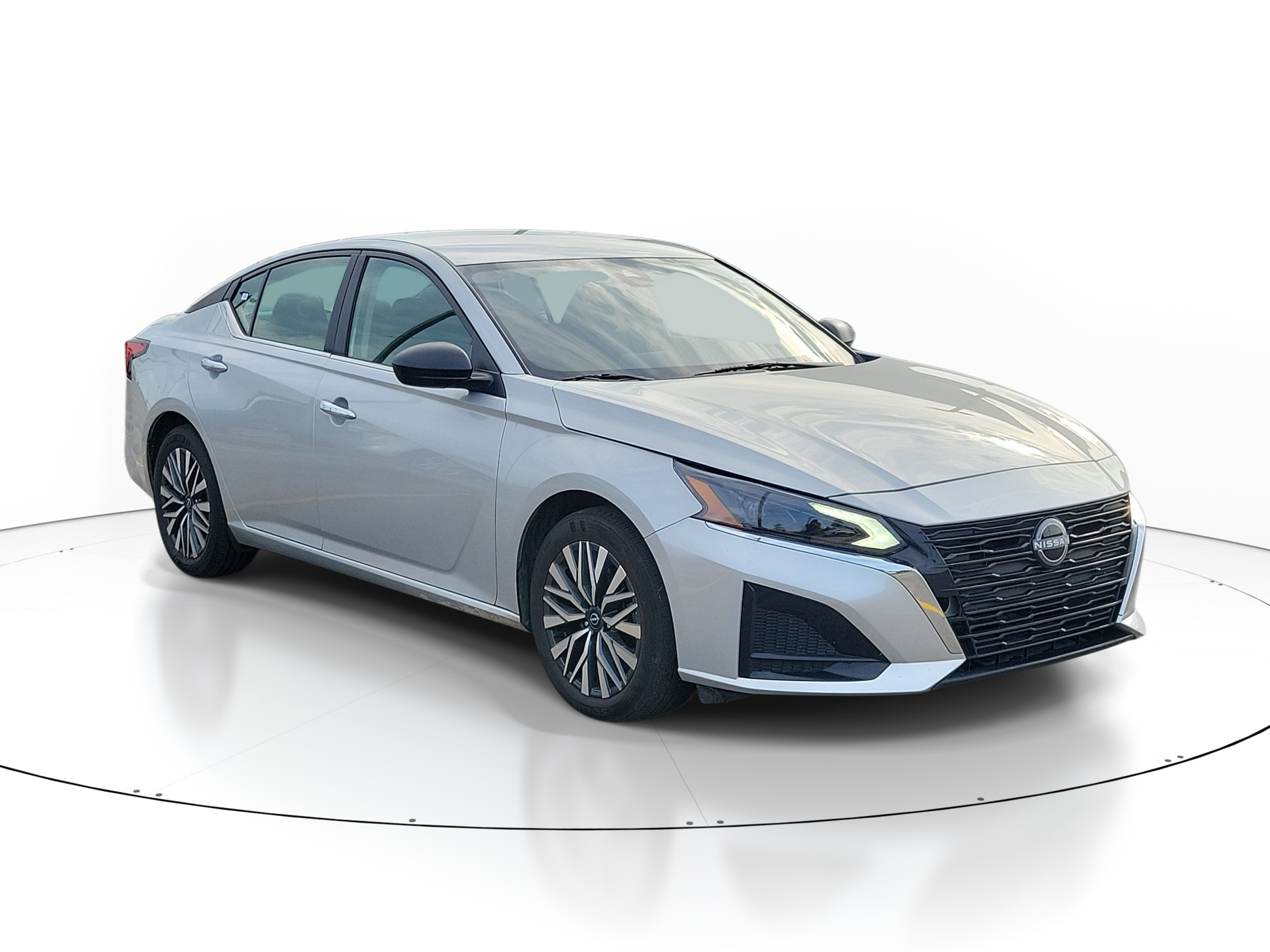 Used 2025 Brilliant Silver Metallic Nissan SV image 1