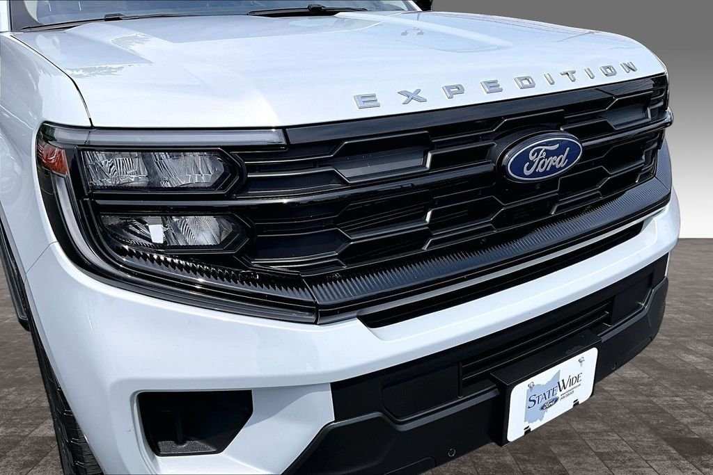 Used 2025 Silver Metallic Ford Active image 30