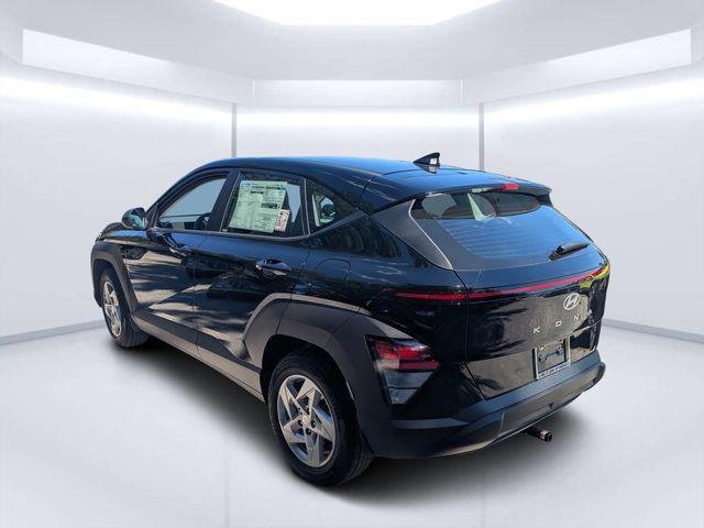 New 2026 Black Hyundai SE FWD image 5