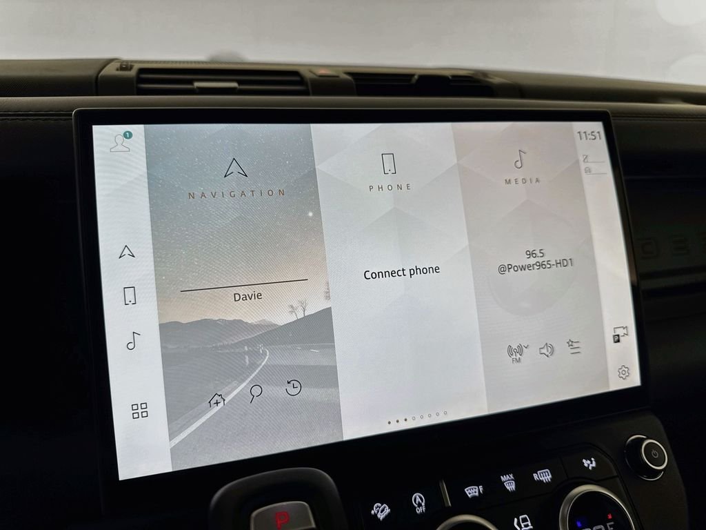 New 2026 Fuji White Land Rover X-Dynamic SE image 15