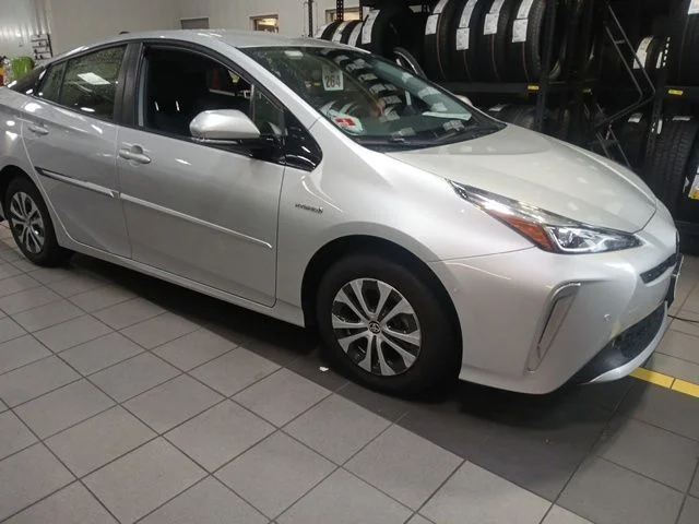 Used 2020 Silver Toyota XLE AWD-e image 1