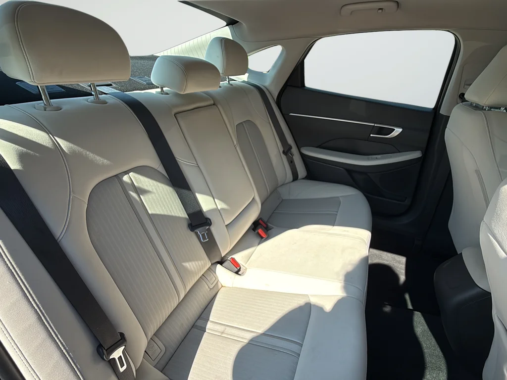 Used 2025 Red Hyundai SEL image 28