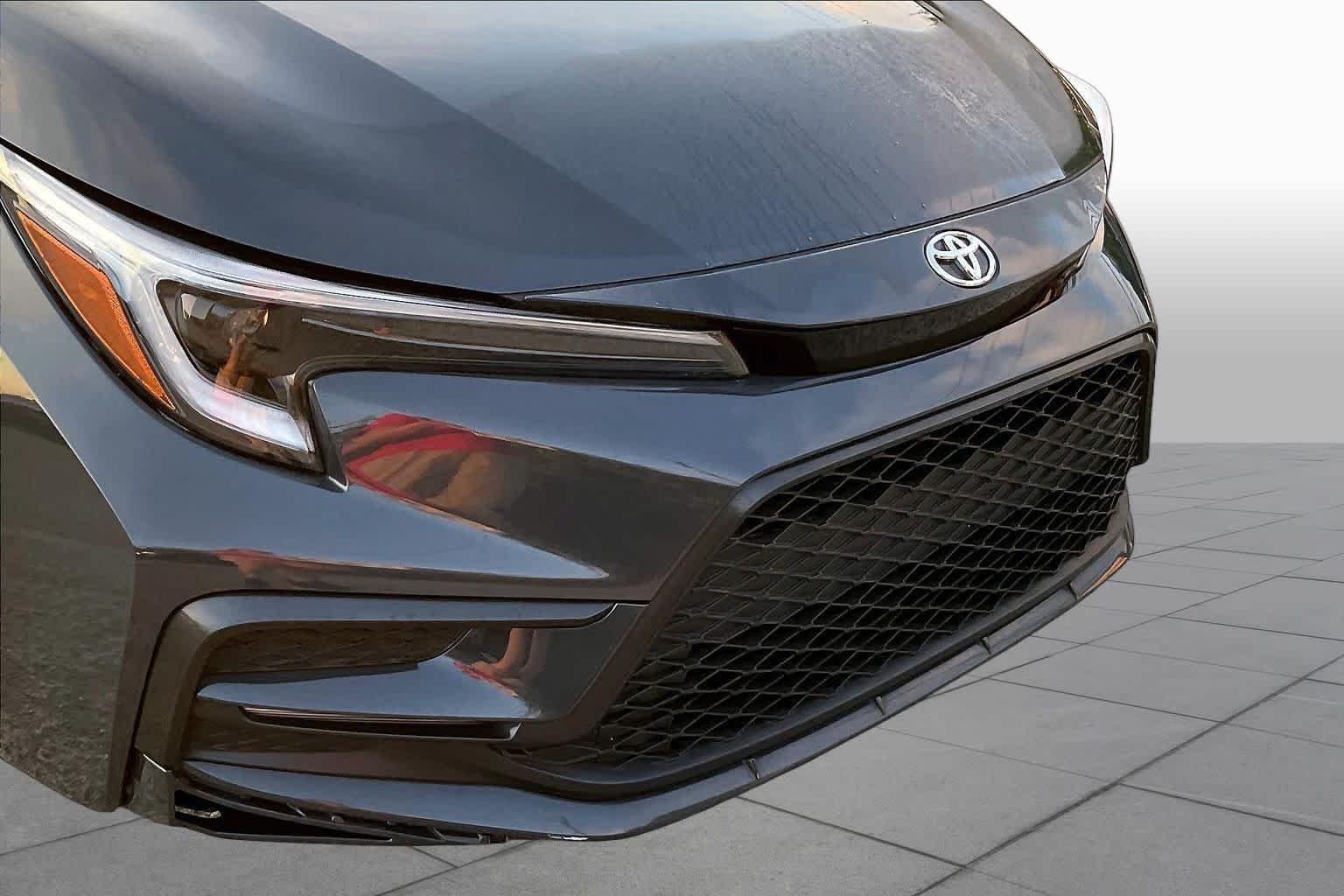 Used 2025 Underground Toyota SE image 29
