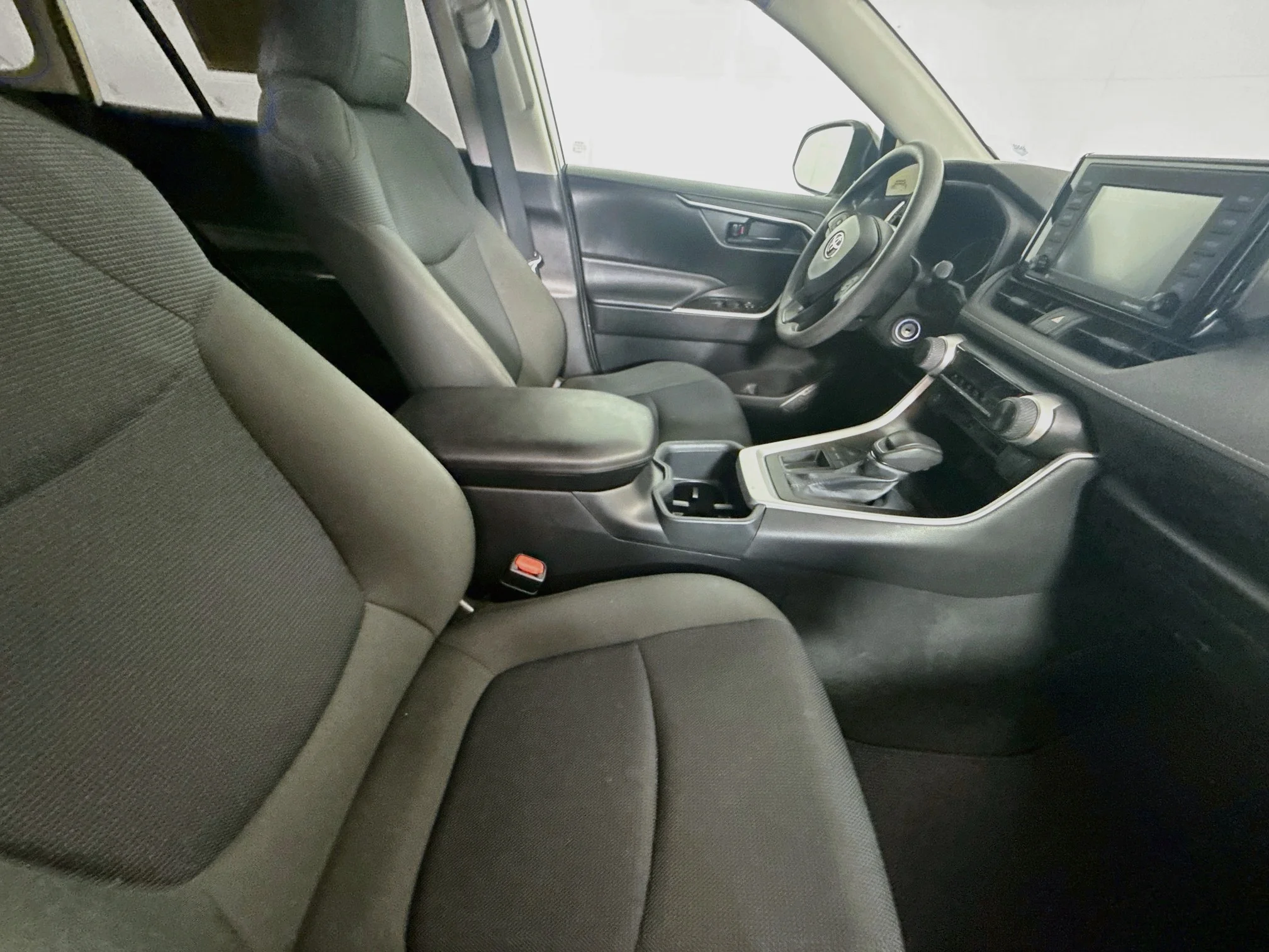 Certified Used 2022 White Toyota LE image 25