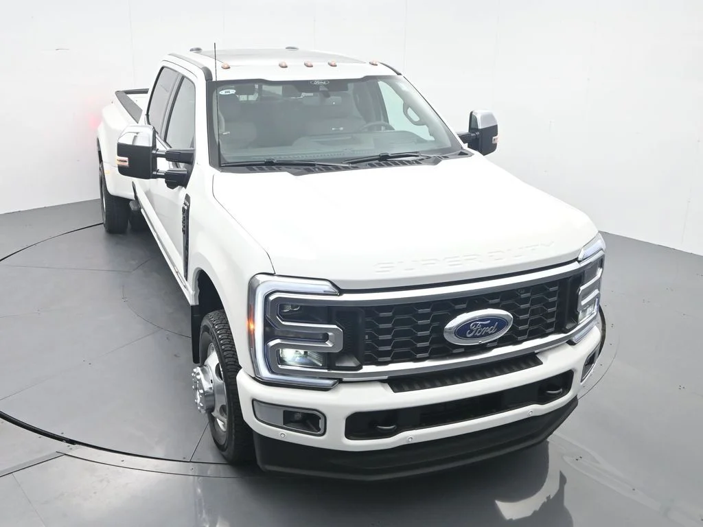 New 2026 Star White Metallic Tri-Coat Ford F-350® Platinum® image 26