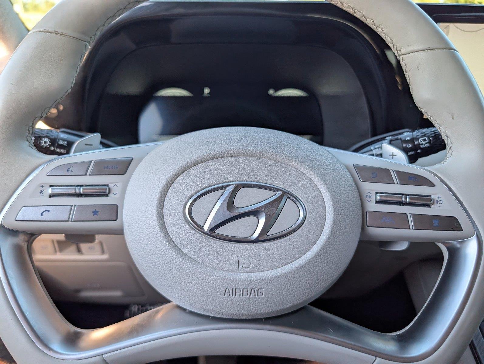 Used 2024 Moonlight Cloud Hyundai Limited image 22